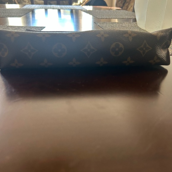 Louis Vuitton Toiletry Pouch 26 With Stickers - Picture 5 of 5